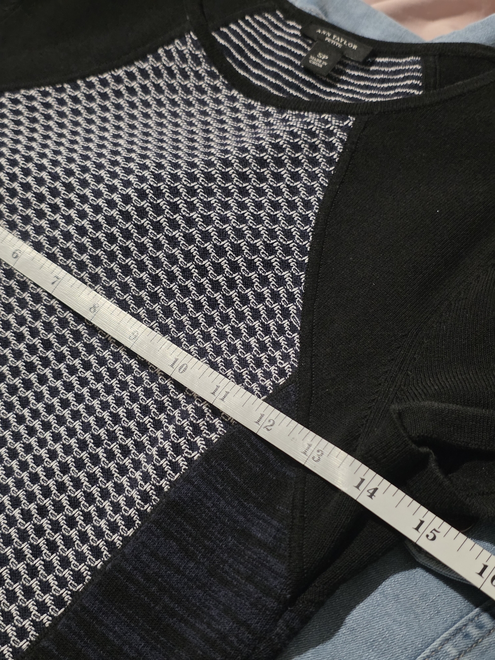 Ann Taylor Black and White Patterned Knit Sheath Dress - Picture 8 of 8